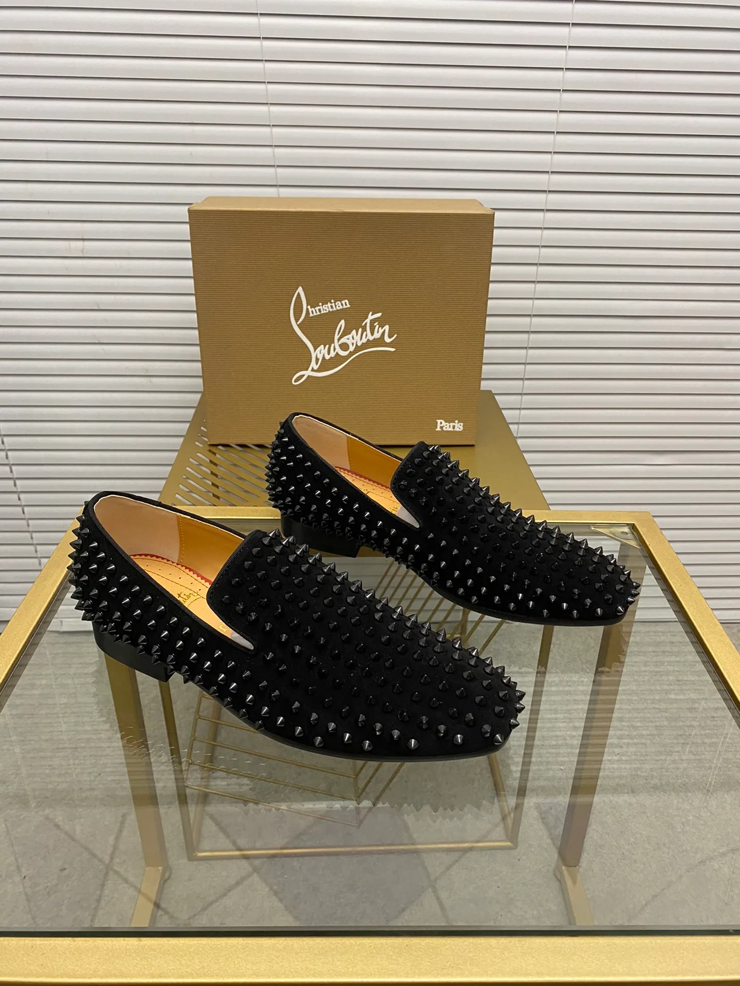 Made to order. Ex-factory price 500. christian louboutin (CL red sole shoes) counter series, casual sneakers for couples 📢 📢 📢 Exclusive hot style release 🎈🎈💪 Movable latex feet 👻 Finished outsole line [Proud] 😝Female 35-40# Male 38#-46, global supply😝 [Top version]: Original imported genuine leather upper, top original leather lining, original molded TPU outsole, original 1:1 detail processing, original shoe last,